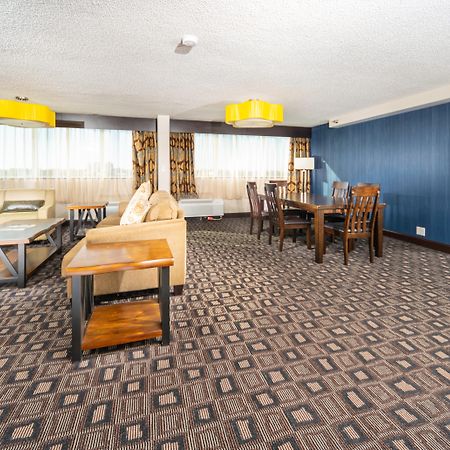 Holiday Inn Louisville East - Hurstbourne By Ihg Dış mekan fotoğraf