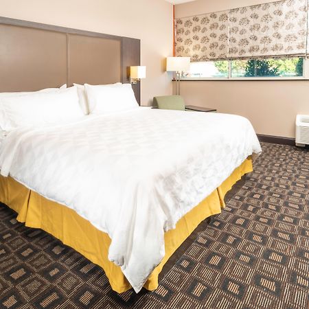 Holiday Inn Louisville East - Hurstbourne By Ihg Dış mekan fotoğraf