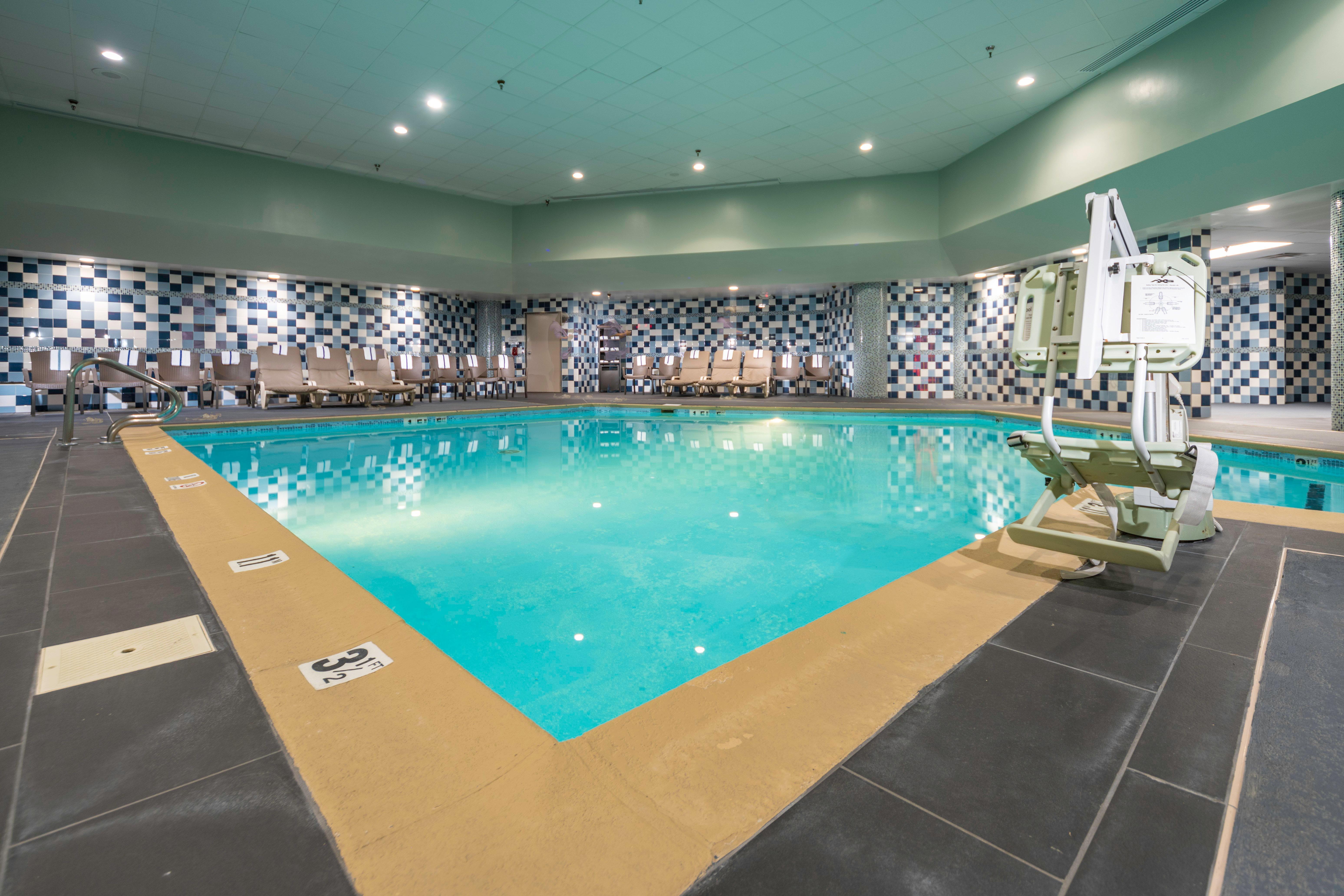 Holiday Inn Louisville East - Hurstbourne By Ihg Dış mekan fotoğraf