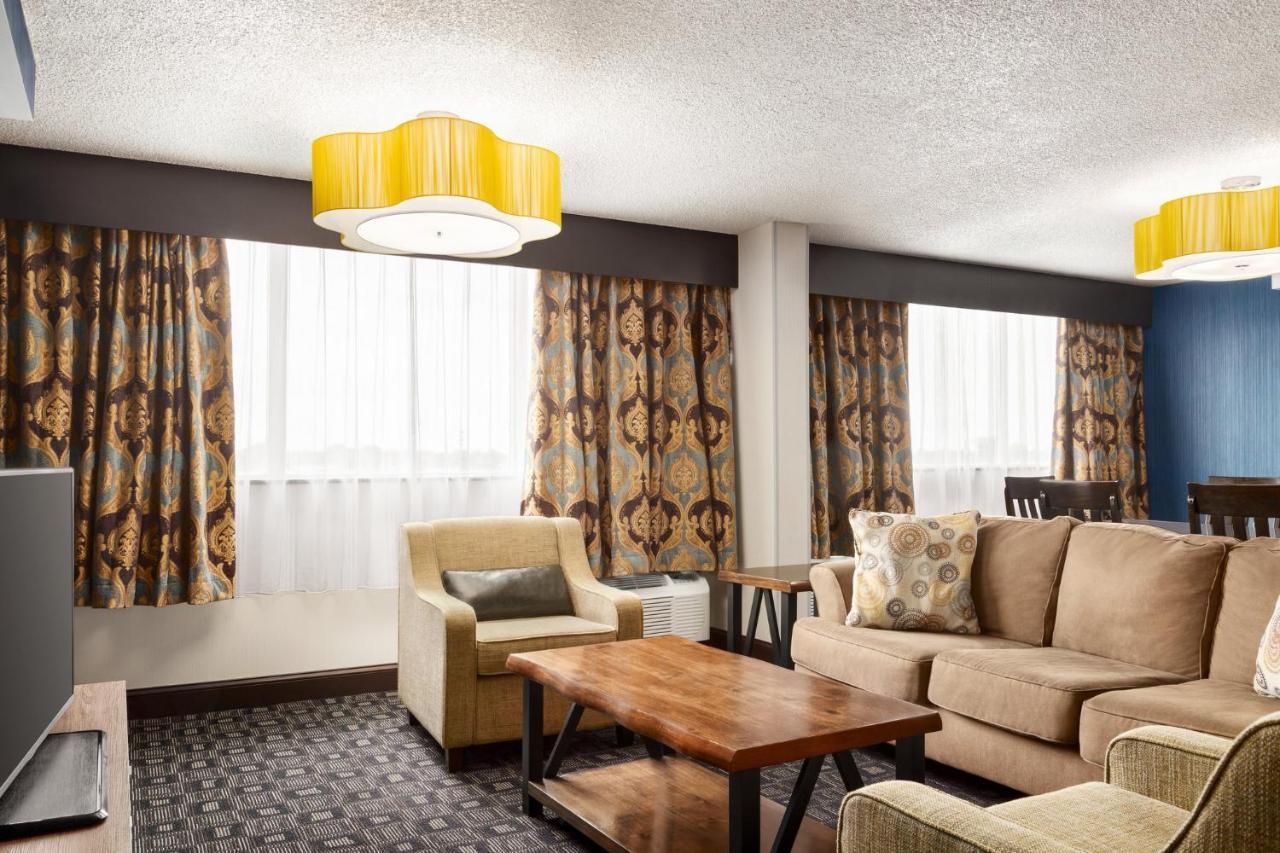 Holiday Inn Louisville East - Hurstbourne By Ihg Dış mekan fotoğraf