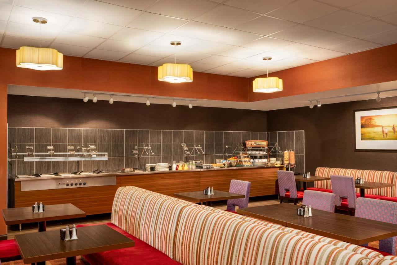 Holiday Inn Louisville East - Hurstbourne By Ihg Dış mekan fotoğraf