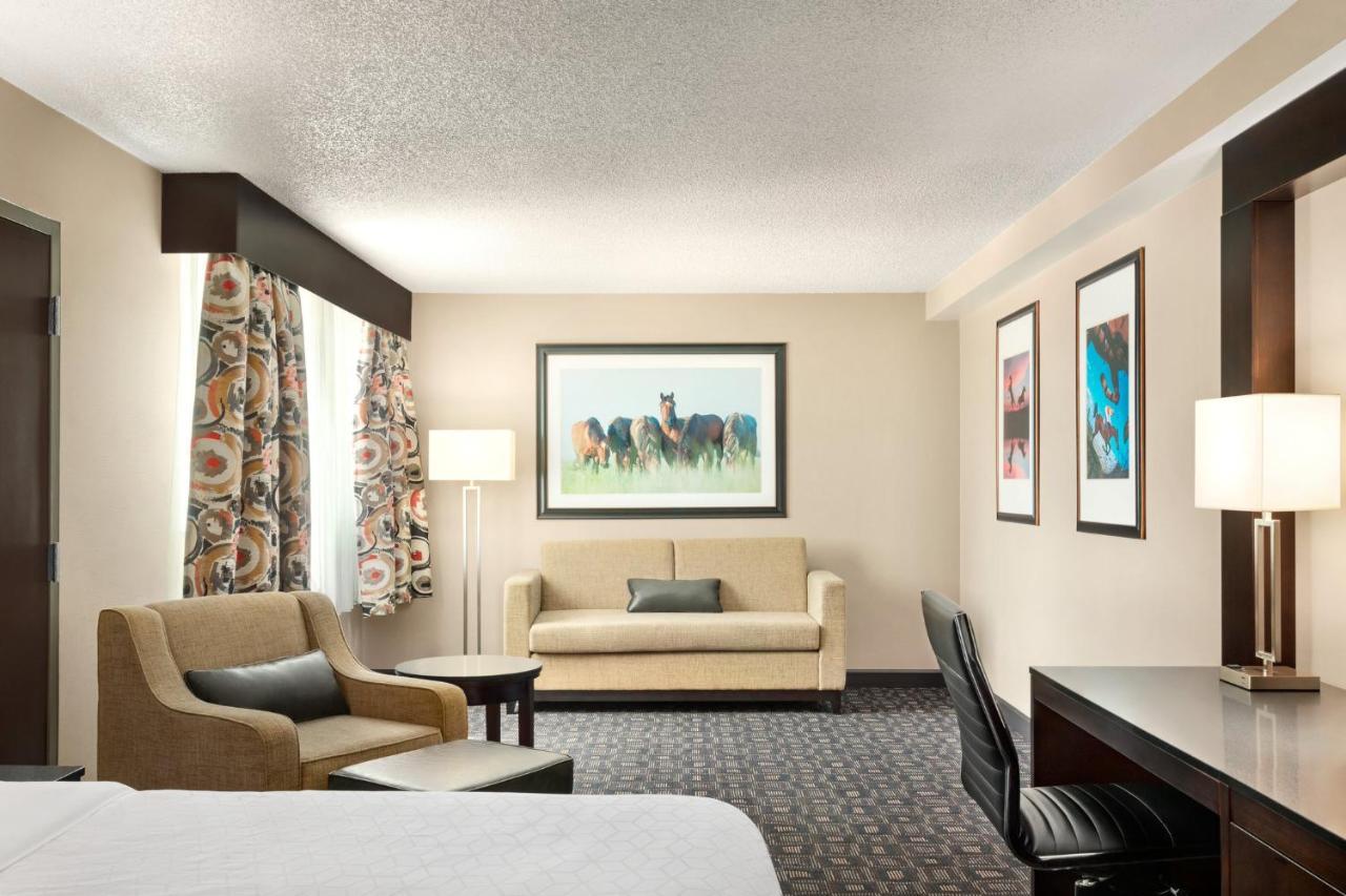 Holiday Inn Louisville East - Hurstbourne By Ihg Dış mekan fotoğraf