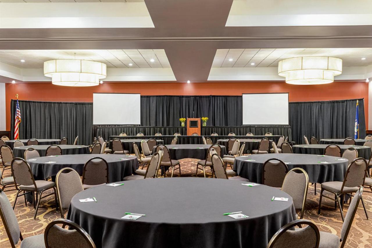 Holiday Inn Louisville East - Hurstbourne By Ihg Dış mekan fotoğraf