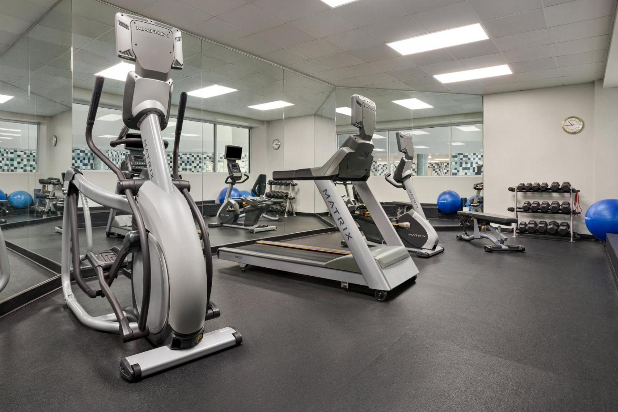 Holiday Inn Louisville East - Hurstbourne By Ihg Dış mekan fotoğraf