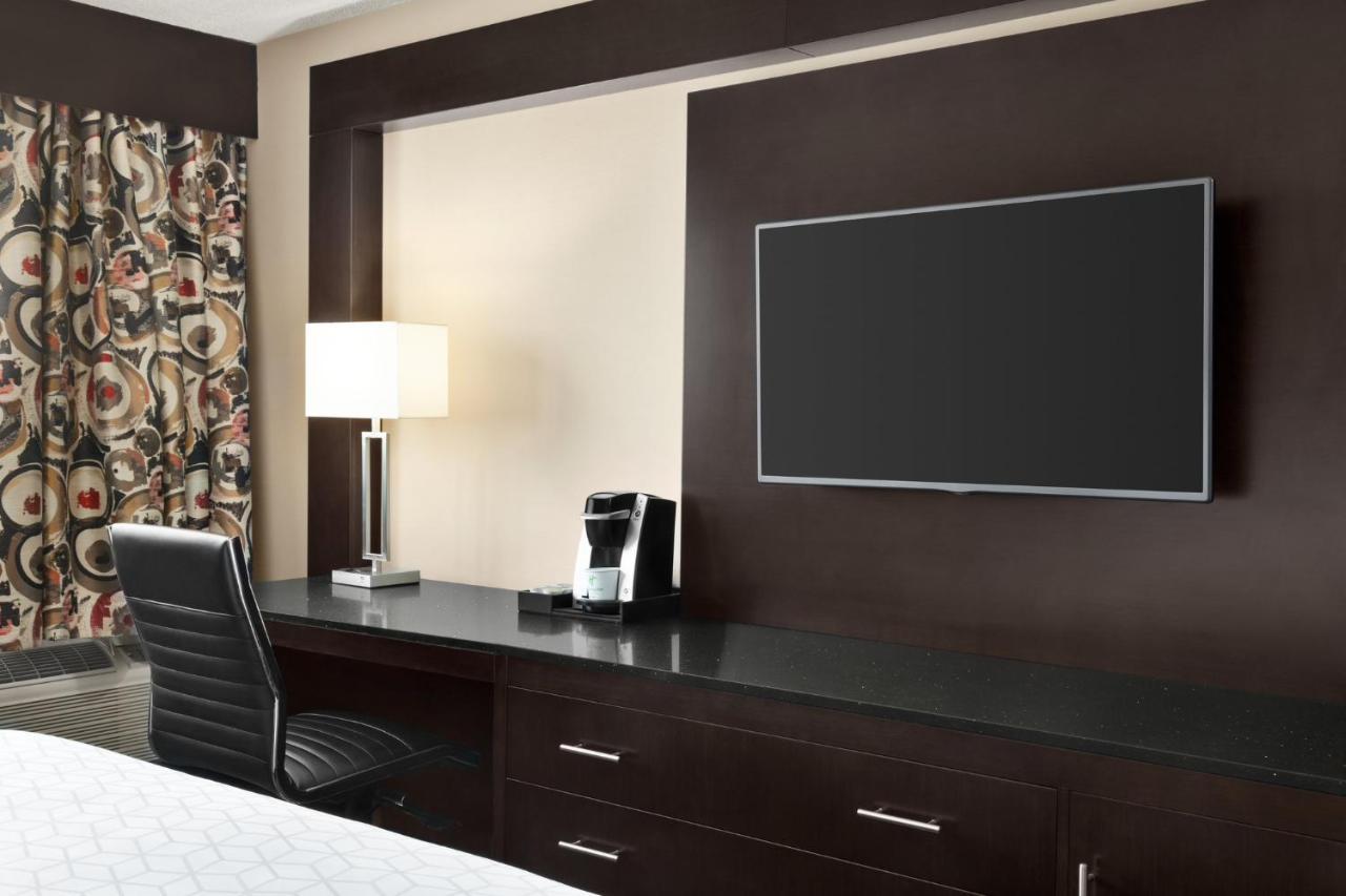 Holiday Inn Louisville East - Hurstbourne By Ihg Dış mekan fotoğraf