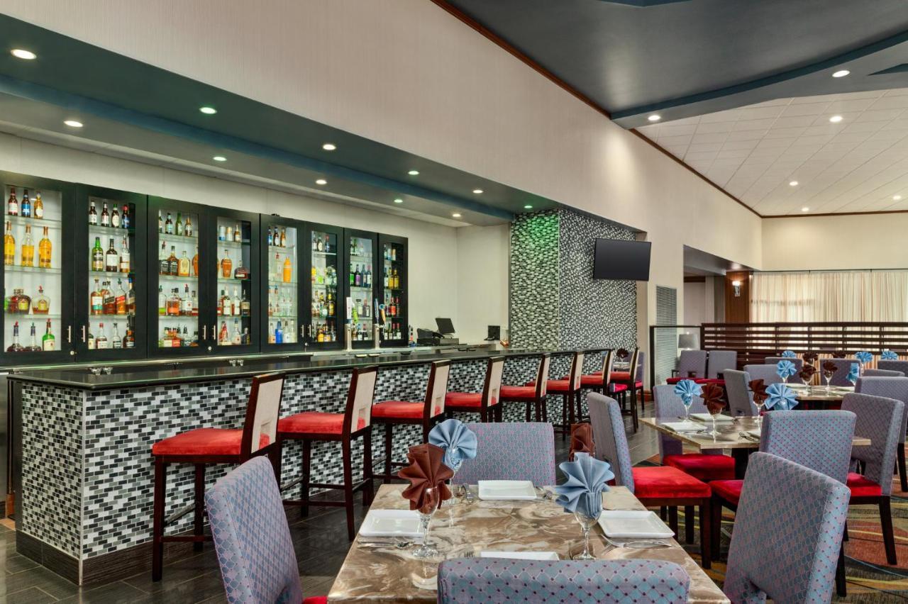 Holiday Inn Louisville East - Hurstbourne By Ihg Dış mekan fotoğraf