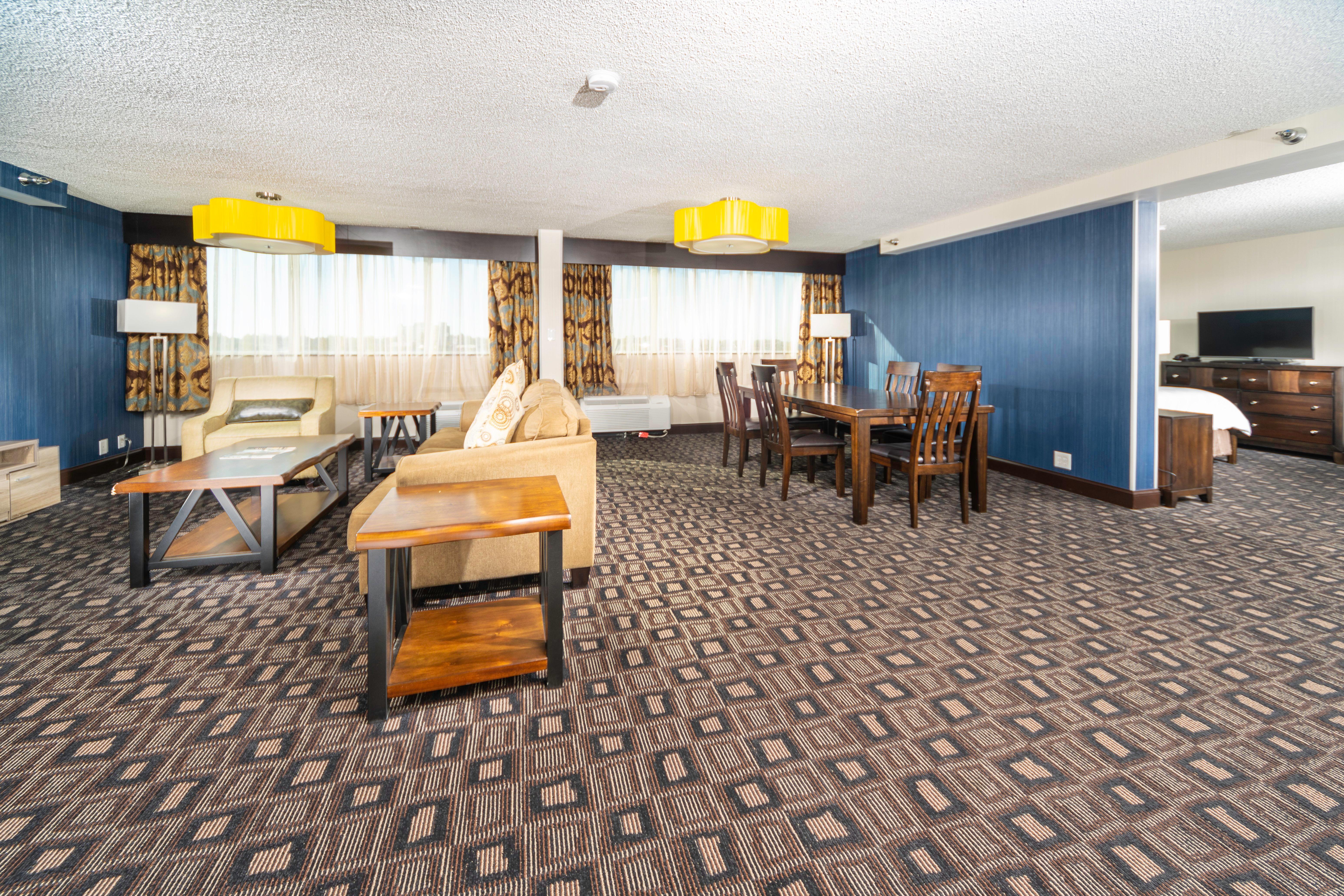Holiday Inn Louisville East - Hurstbourne By Ihg Dış mekan fotoğraf