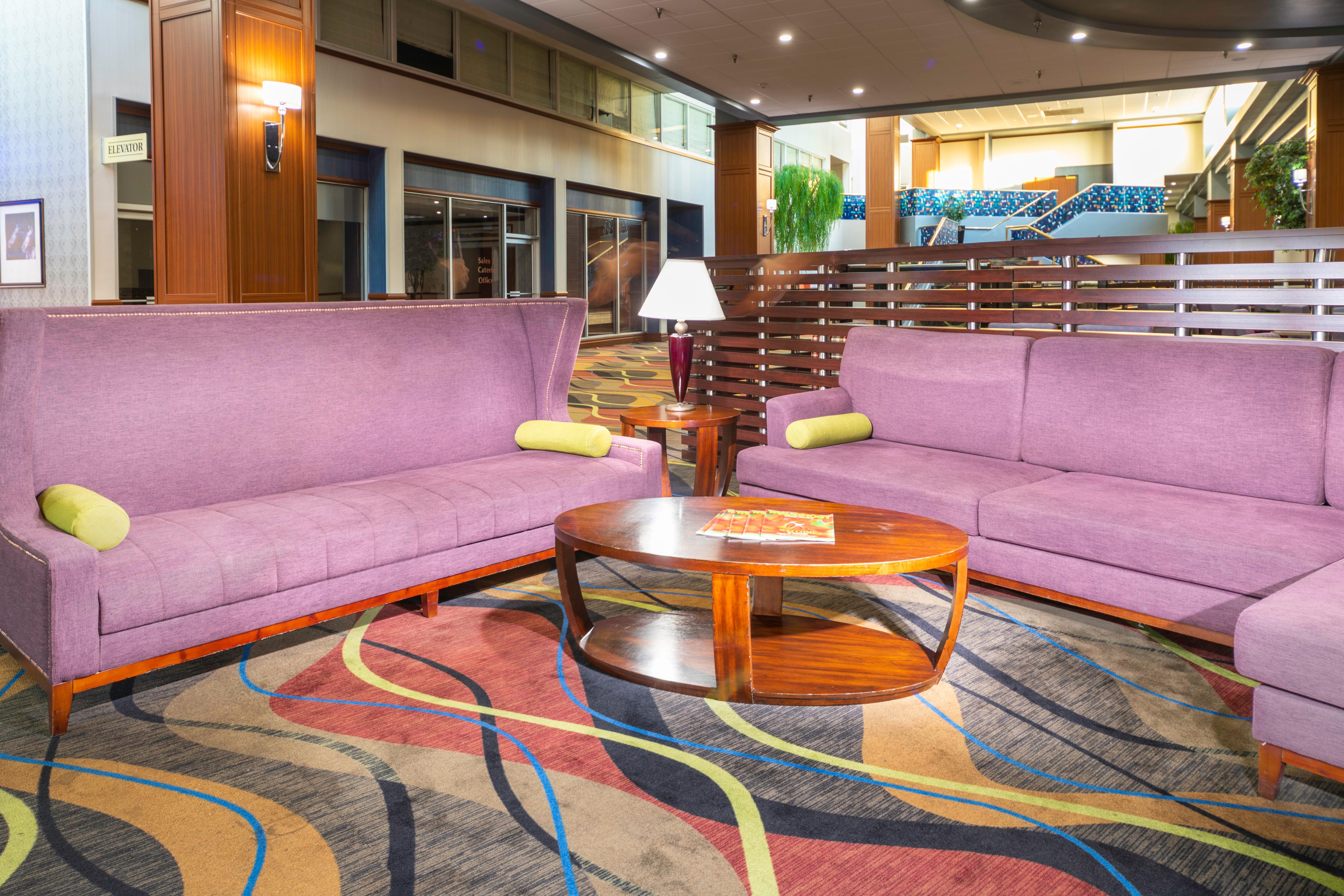 Holiday Inn Louisville East - Hurstbourne By Ihg Dış mekan fotoğraf