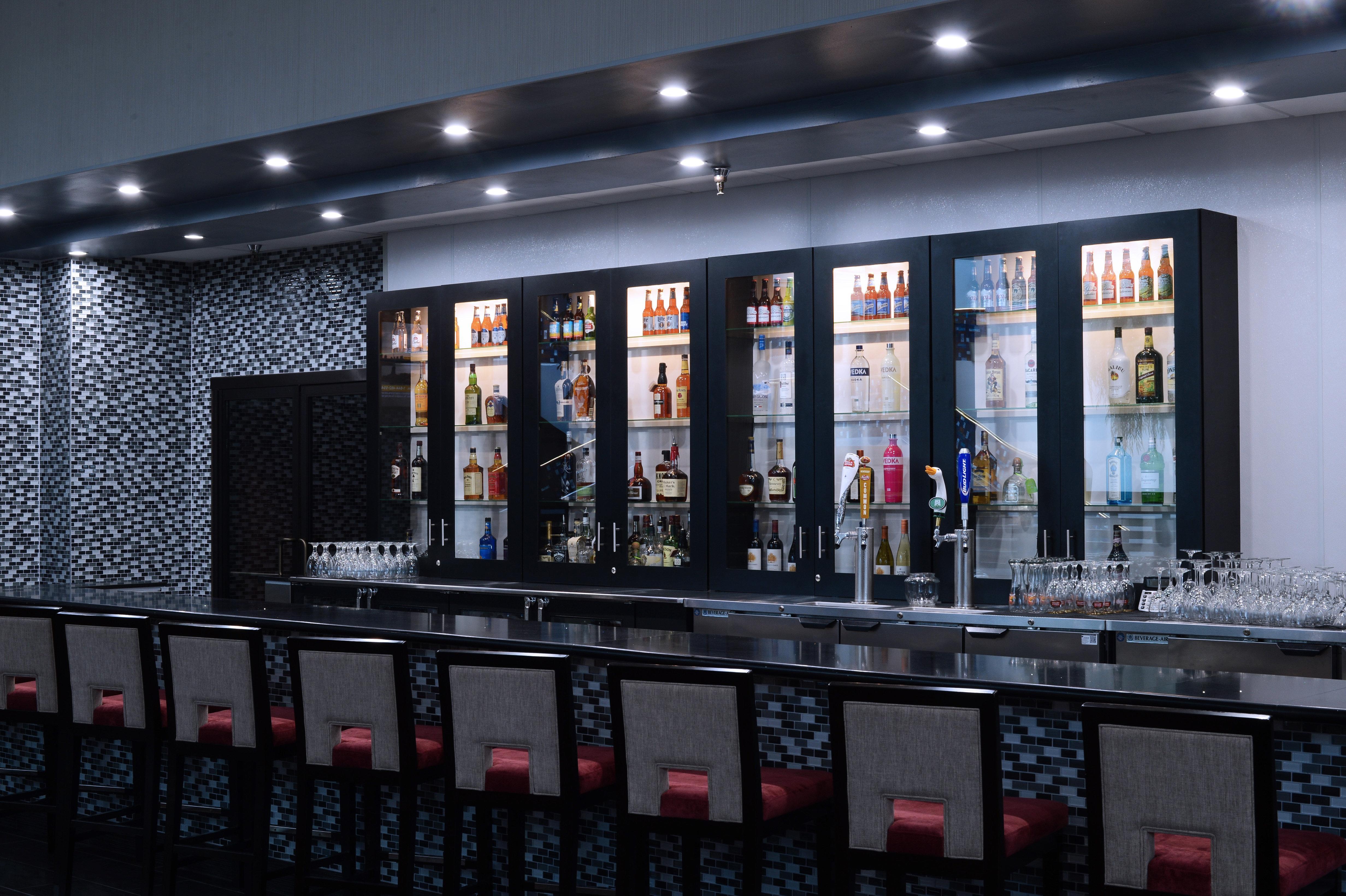 Holiday Inn Louisville East - Hurstbourne By Ihg Dış mekan fotoğraf