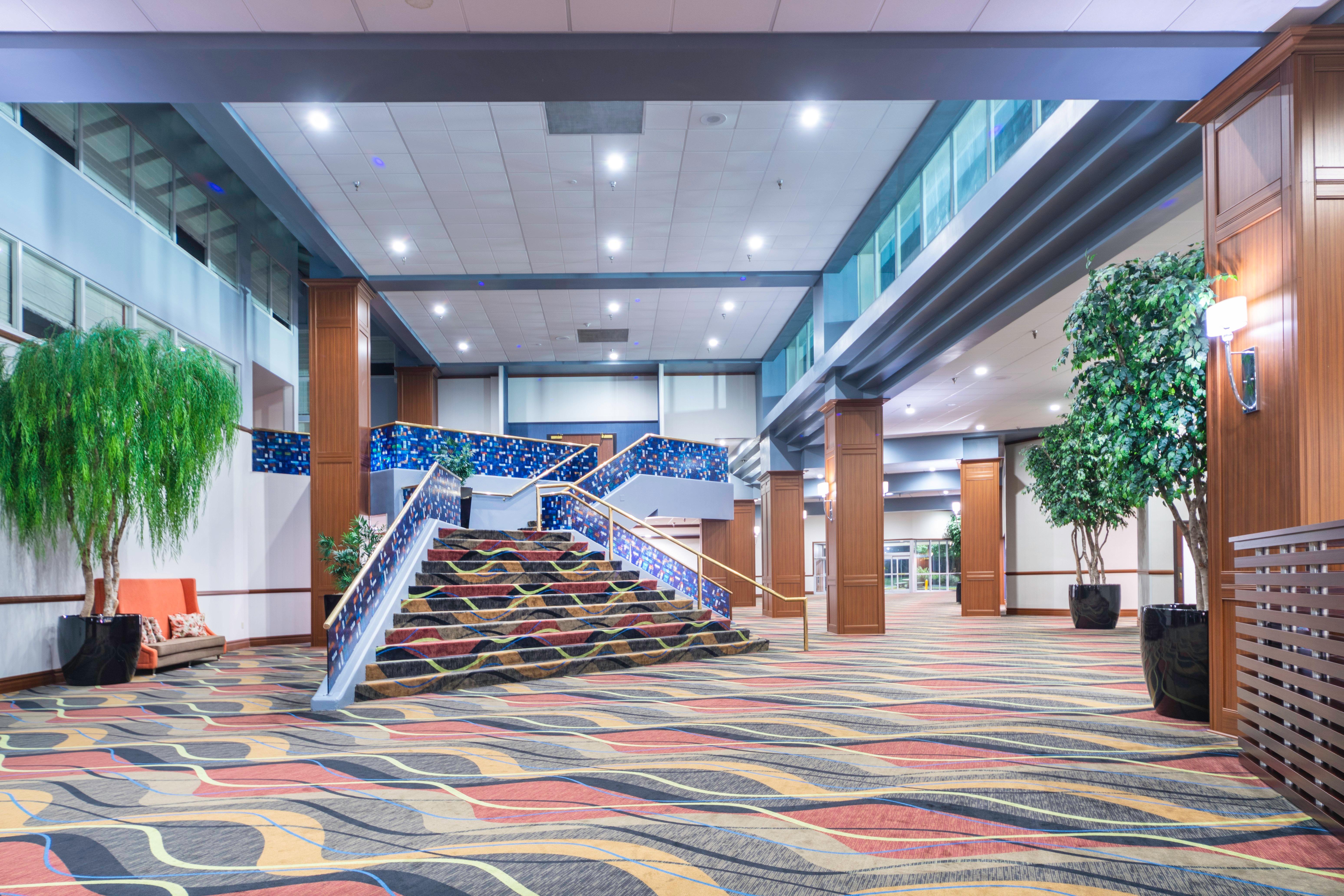 Holiday Inn Louisville East - Hurstbourne By Ihg Dış mekan fotoğraf